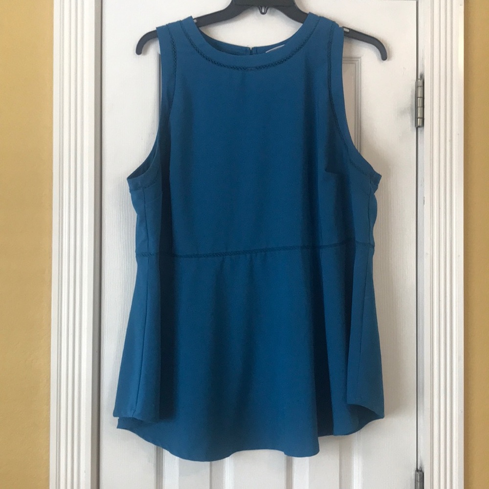Sleeveless shirt